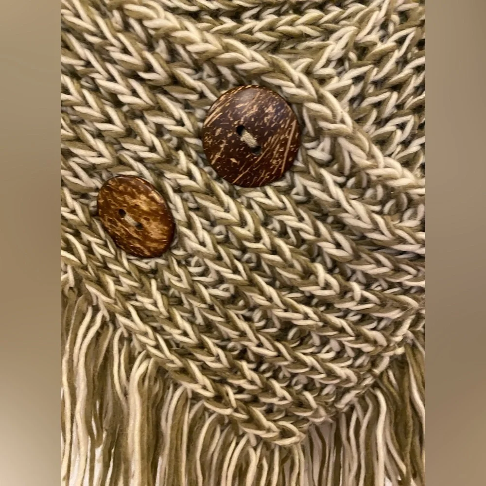 Knitted Loop Fringe Infinity Scarf Sweater Collar Crochet V-neck Wooden Buttons
